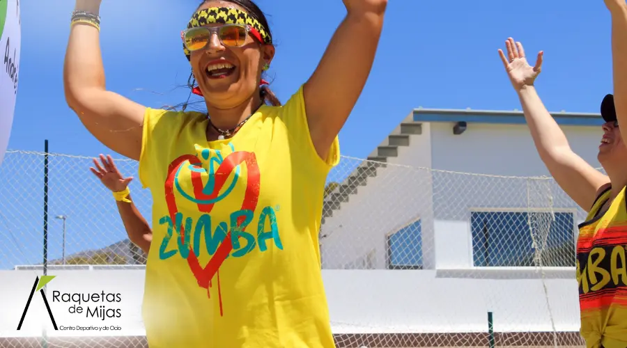 Cómo-mejorar-tu-forma-física-de-manera-divertida-y-eficaz-practicando-Zumba